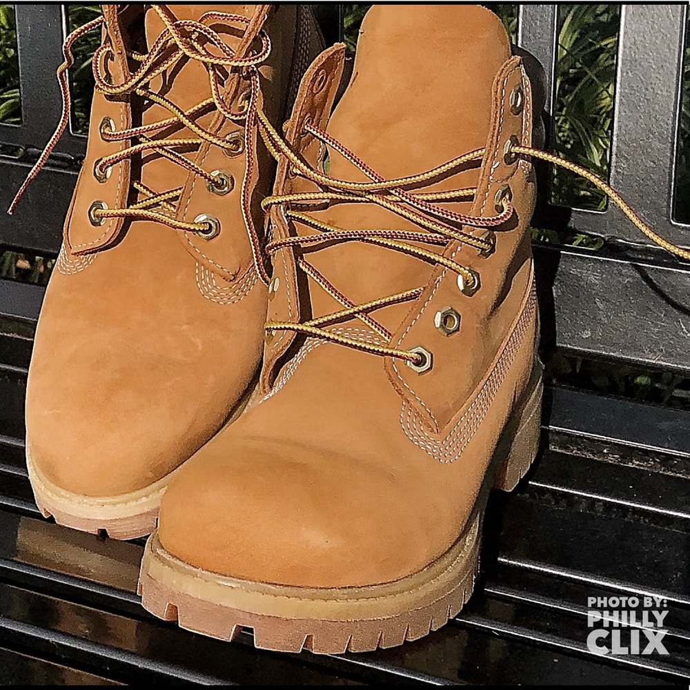 WORN ONCE - BOY’S TIMBERLAND WATERPROOF BOOTS - Picture 6 of 7